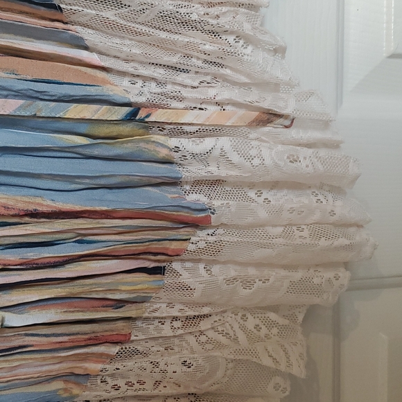 Lady Colorful Top - Picture 3 of 7